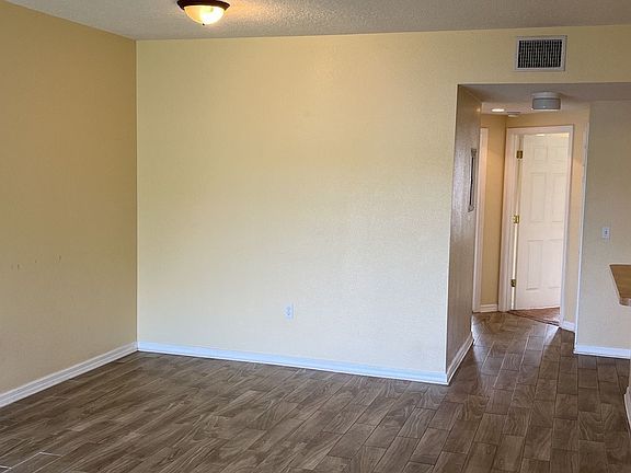 4th image of 6423 Cypressdale Dr Unit 102