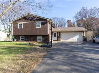 2703 Pearl Dr, Eau Claire, WI 54703