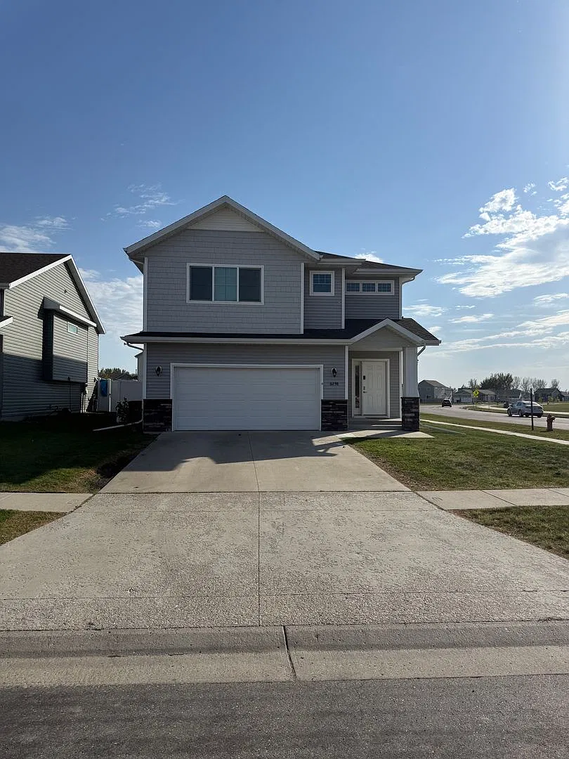 3 Bed 3 Bath Twin Home — Photo 1