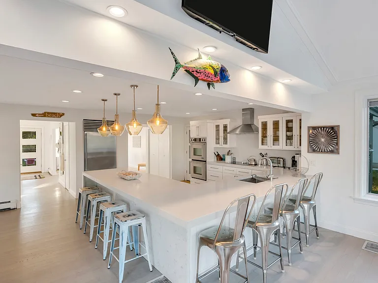 1055 Bay Home Rd — Photo 13