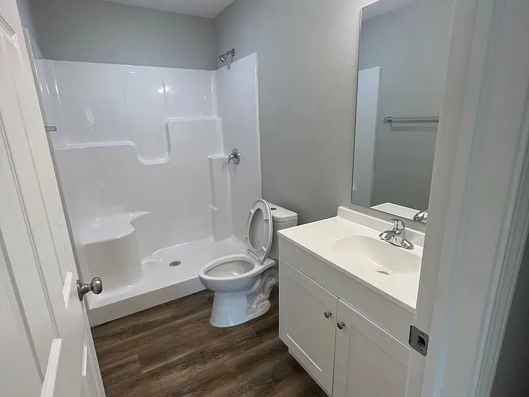 2444 N Benton Ave — Photo 34