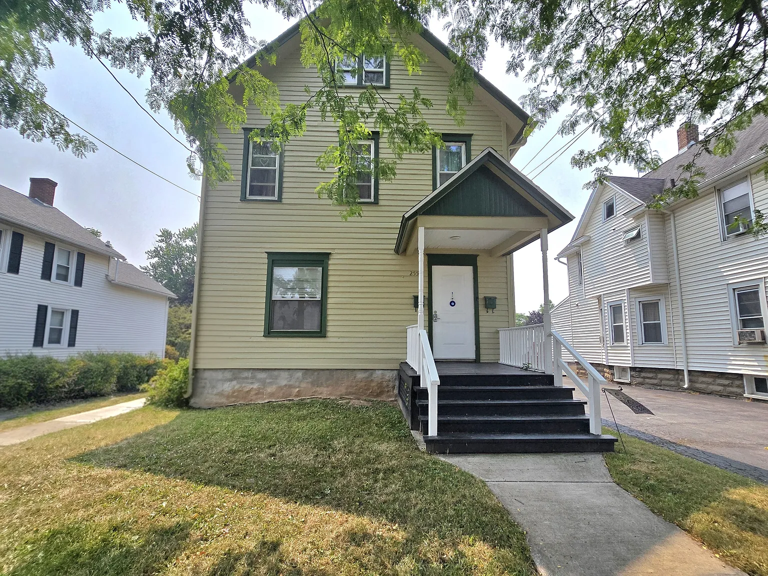 255 West North Street - Lower — Photo 1