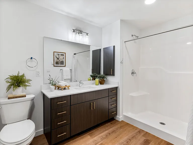 Karlo Lacey Apartments — Photo 63