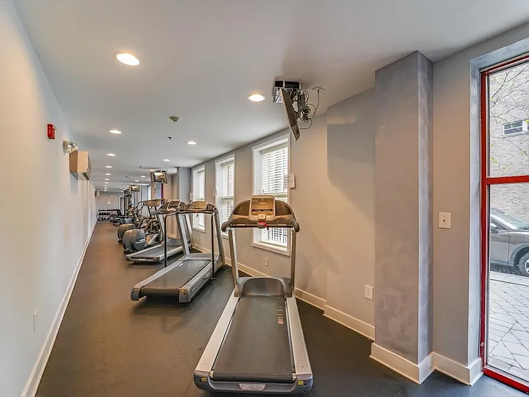 812 Grand St #412 — Photo 25