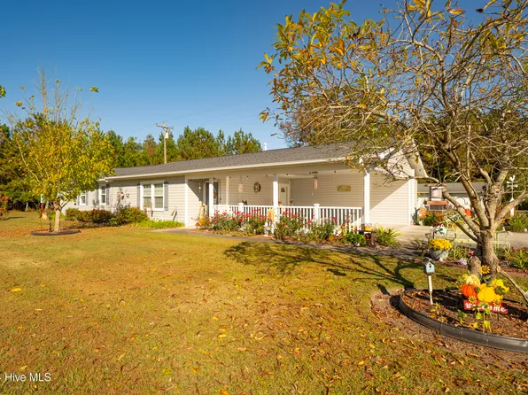 2741 Stag Park Road, Burgaw, NC 28425
