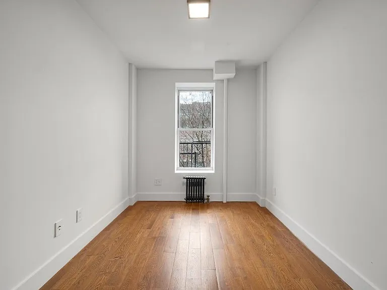 629 E 5th St #21 — Photo 9