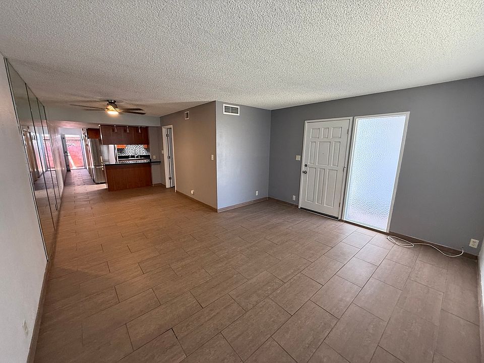 Great Room (Living Room & Dining Room + Kitchen)