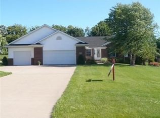 6275 Westwind Rd, Cedar Rapids, IA 52411