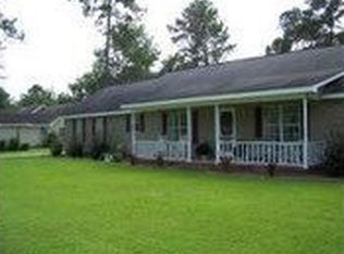 1069 Cherrywood Rd, Waycross, GA 31503