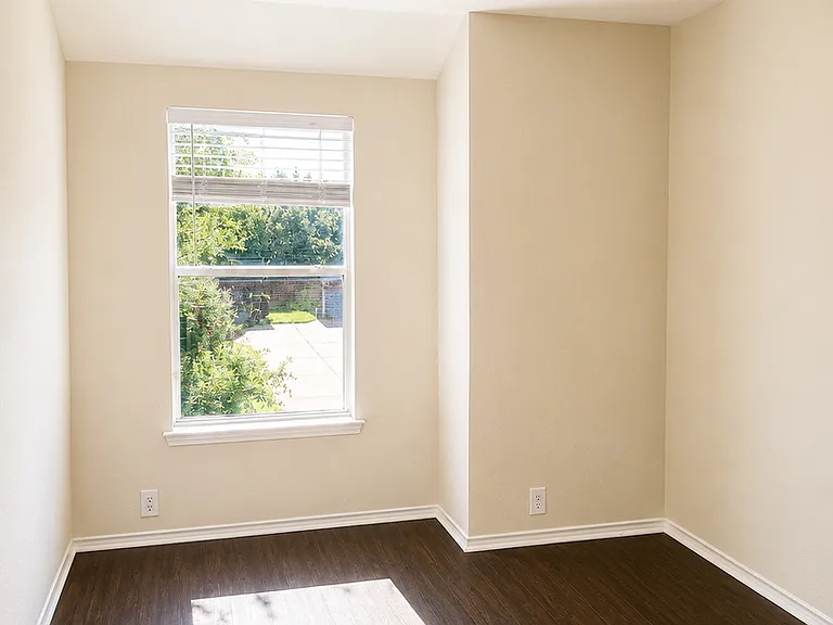 10633 Traymore Dr — Photo 11