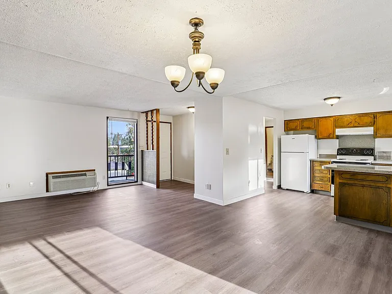 Cypress Crest Apartments — Photo 59