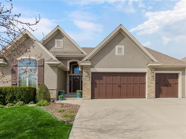 6110 NW 103rd St, Kansas City, MO 64154