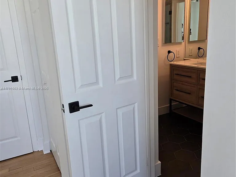 800 Claughton Island Dr #1205 — Photo 12