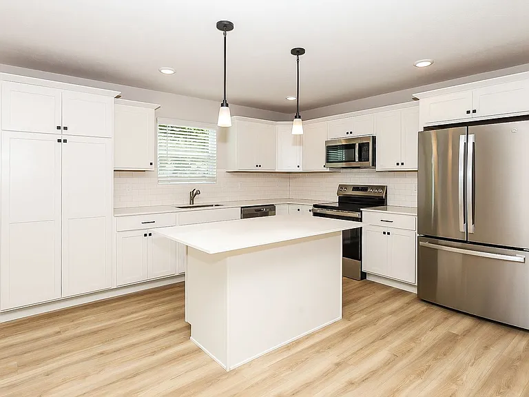 356 N Sherman St — Photo 5