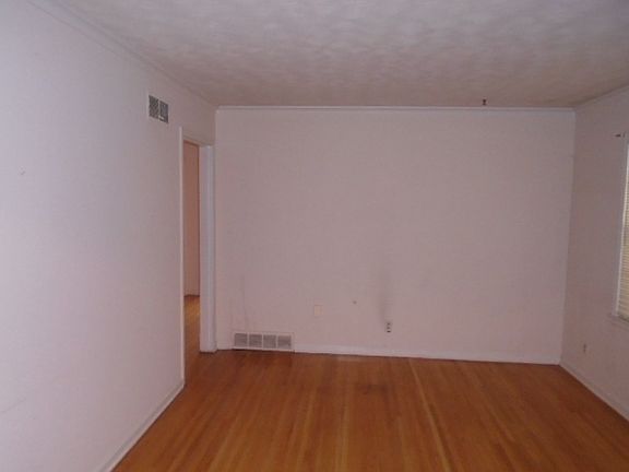 3rd image of 4616 Dunn Ave