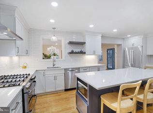 8921 Braeburn Dr, Annandale, VA 22003