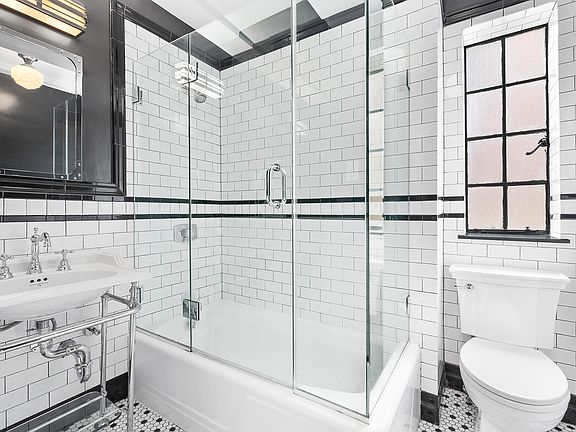 4th image of 10 Park Ave #11A