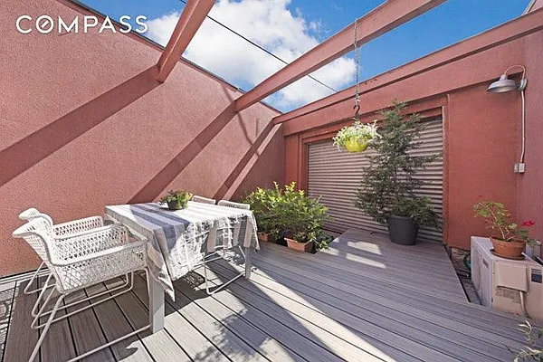 Sold by Compass | media 9