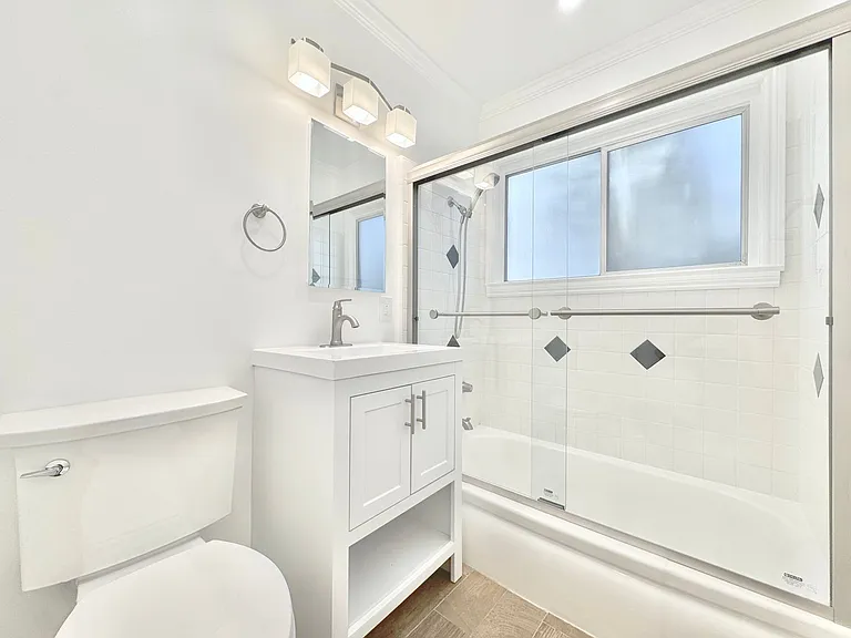 435 San Vicente Blvd — Photo 13
