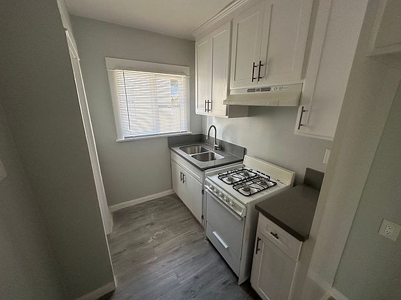 2nd image of 817 Magnolia Ave #819
