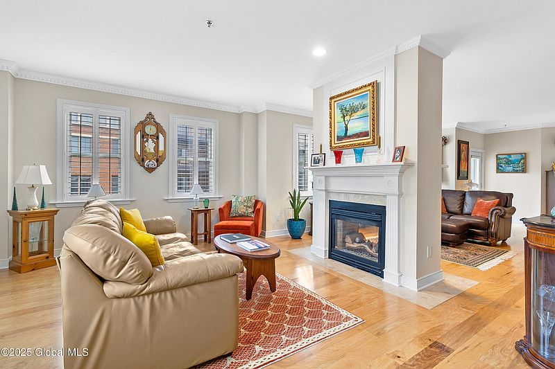 5th image of 73 Railroad Place #403-404