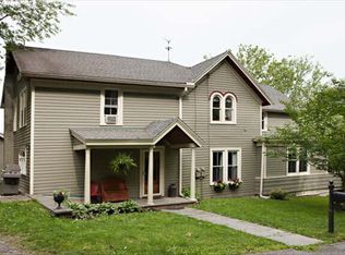 2 Curry Ln, Hyde Park, NY 12538