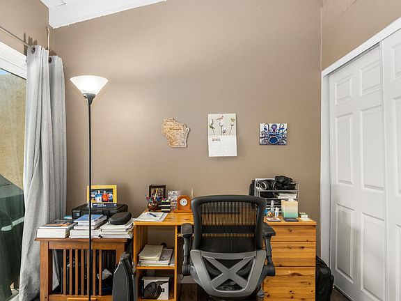 3rd image of 1000 W Macarthur Blvd APT 28