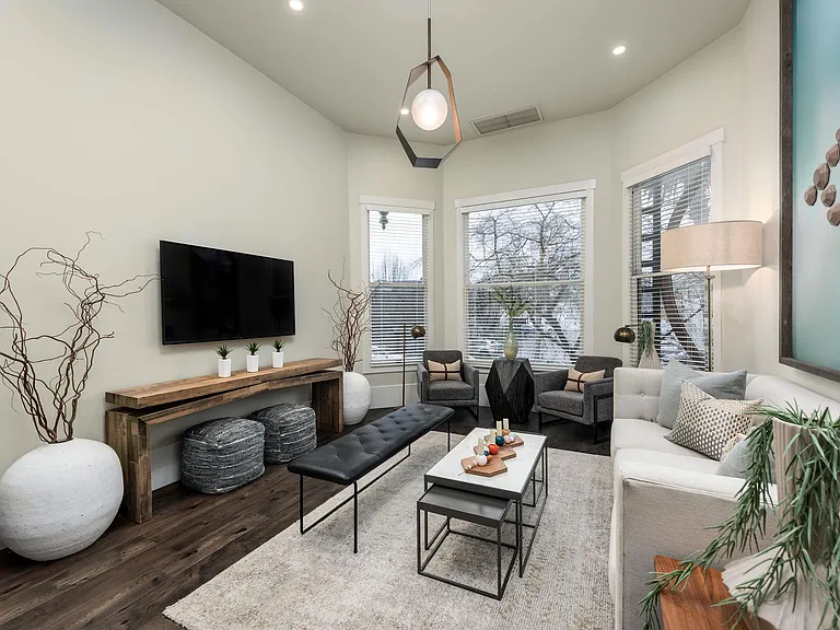 Luxury Spaces — Photo 172