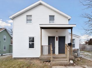 48 Oak St, Hillsdale, MI 49242
