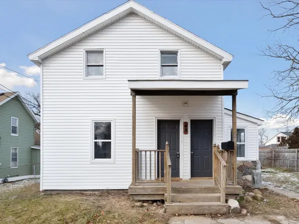 48 Oak St, Hillsdale, MI 49242