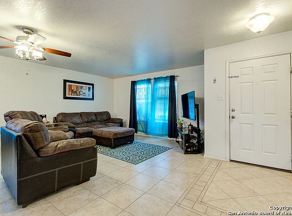 2nd image of 624 Northlake Dr
