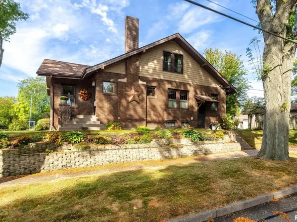 2757 15th Ave, Moline, IL 61265