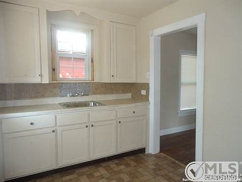 3rd image of 244 E Drexel Ave