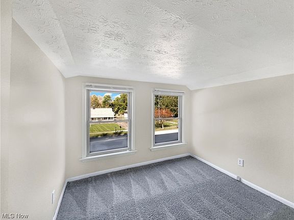 5th image of 145 Parmely Ave