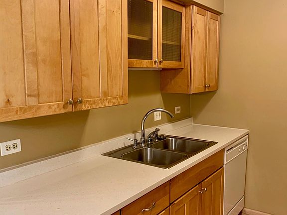 3rd image of 106 Evelyn Ln