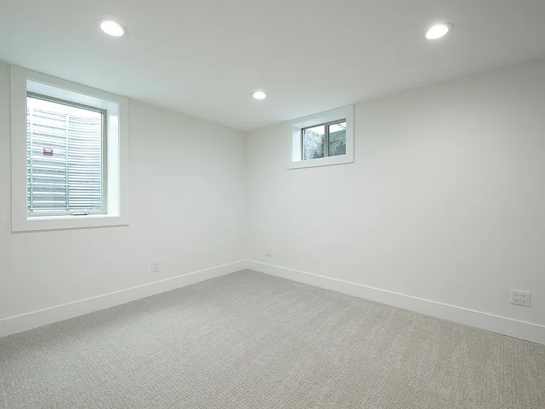 2527 NE 110th St #A — Photo 18