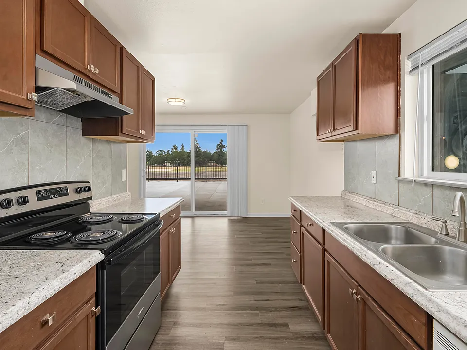 30 Thunderbird Pkwy SW #B-10
