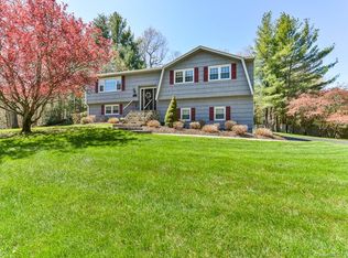 7 Banks Rd, Simsbury, CT 06070