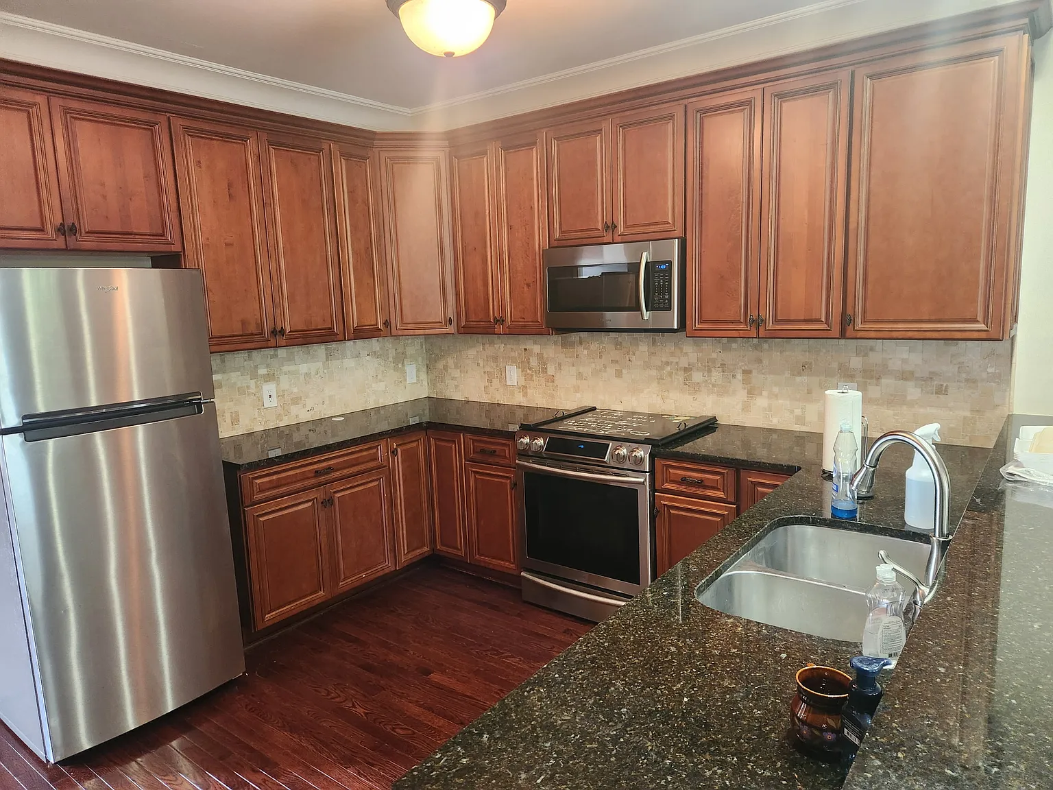 2 bed, 1937 sqft, $2,100 — Photo 4