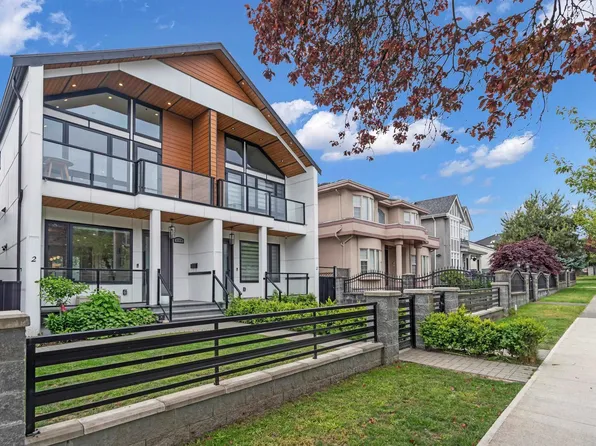 560 W 63rd Ave #1, Vancouver, BC V6P 2G8