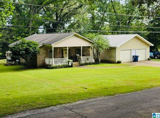 90 Dearmanville Dr S, Anniston, AL 36207