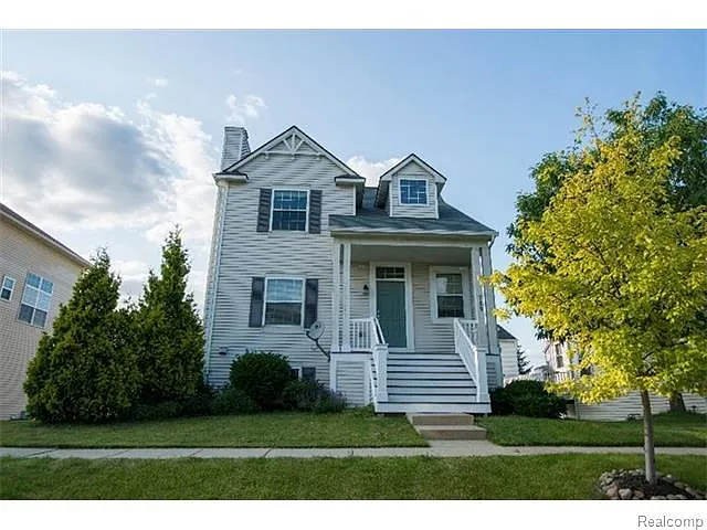 749 Jefferson Ln photo 1