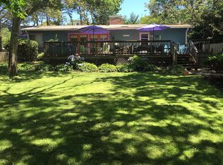 27 Menahan St, Oak Bluffs, MA 02557