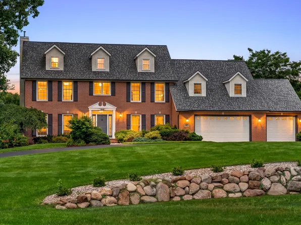 60625 Valley View Blvd, Mattawan, MI 49071