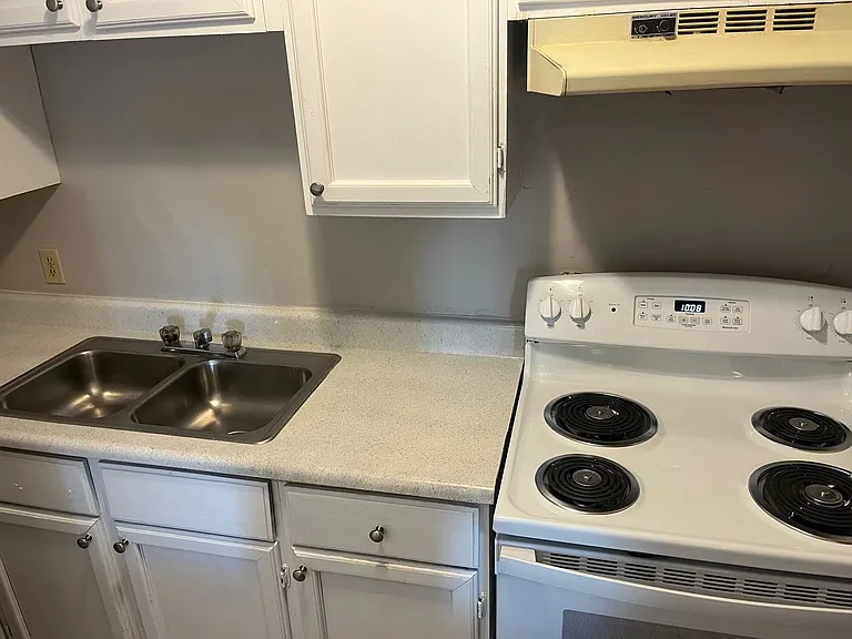 205 W Woodruff — Photo 5