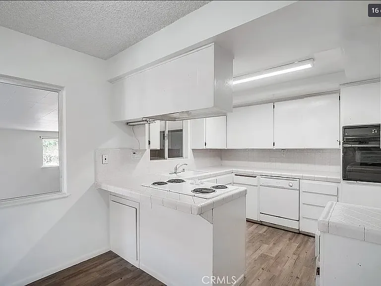 6310 Avenue De Palma — Photo 13