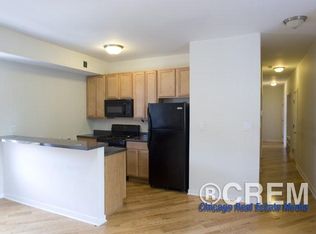 7613 N Bosworth Ave APT 4E, Chicago, IL 60626