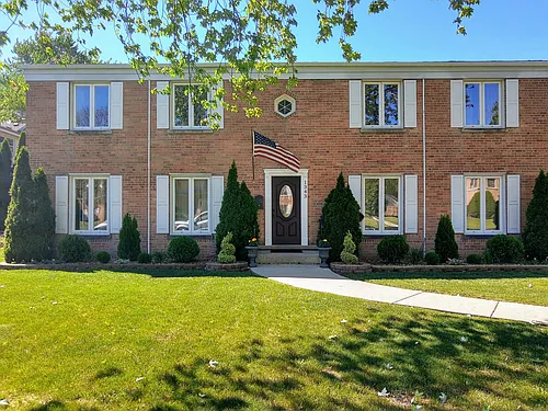 1343 Woodview Ln #2W Photo 1