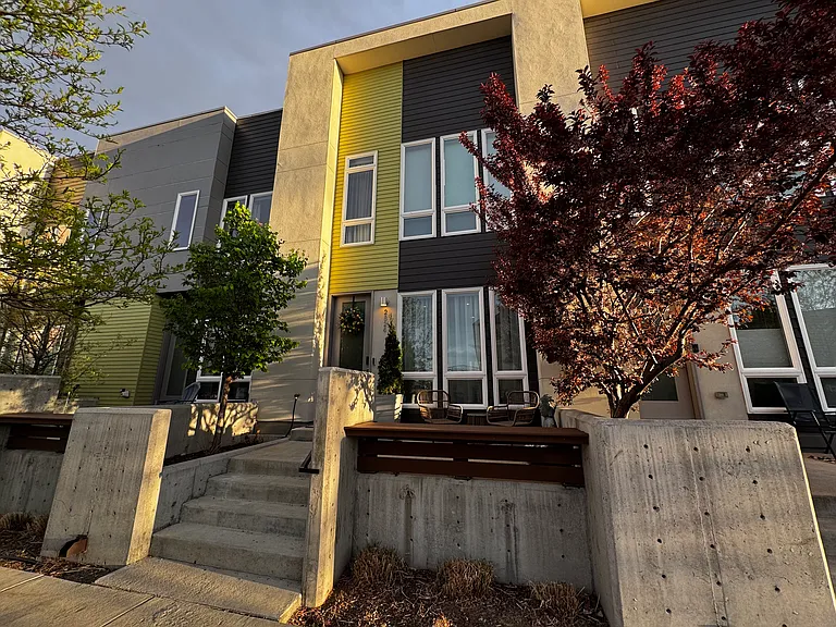 2824 W Parkside Pl — Photo 4