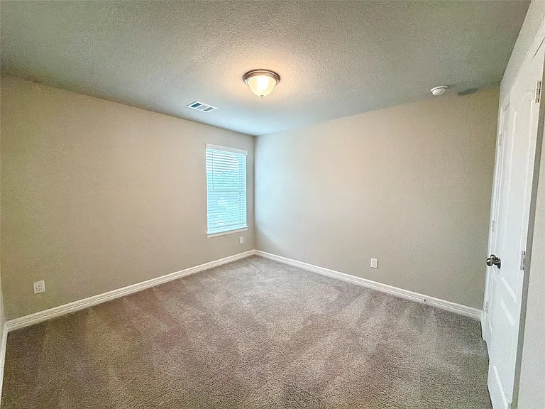 415 Northern Pike Dr — Photo 24